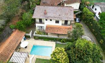 Imagem: Luxuosa Casa em Condomínio à Venda em