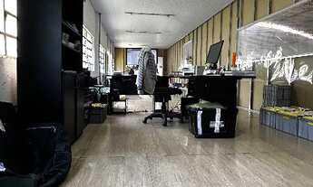 Imagem 4: Galpão Comercial de Alto Padrão para Locação em Itamarati, Petrópolis-RJ: 8 Salas, 4 Banhe