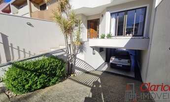 Imagem 3: Triplex a venda no bairro Aristocrata em São José dos Pinhais, Sobrado a venda no bairro A