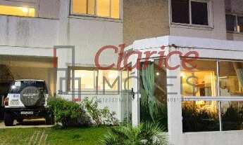 Imagem: Sobrado alto padrão em Condomínio Fechado