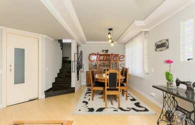 Imagem 6: Sobrado a venda no Boqueirão; Sobrado a venda na Rua Hipolito da Costa, Boqueirão; Sobrado