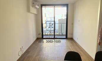 Imagem 2: Apartamento semimobiliado com sacada e churrasqueira na Auxiliadora: 1 quarto, 1 suite, 1