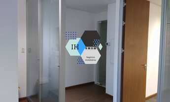 Imagem 2: Conjunto Comercial para locação de 272m2 com bancadas e estações de trabalho e 08 vagas