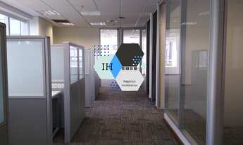 Imagem 7: Conjunto Comercial para locação de 272m2 com bancadas e estações de trabalho e 08 vagas