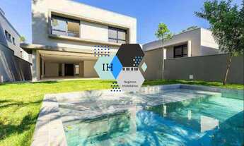 Imagem: Imponente casa em condomínio à venda ou