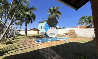 Imagem 6: 3 dormitórios, 2 suíte, 6 vagas na garagem, 250M² de Área Construída