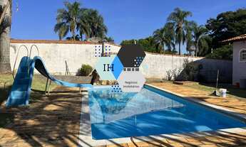 Imagem 4: 3 dormitórios, 2 suíte, 6 vagas na garagem, 250M² de Área Construída