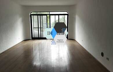 Imagem 2: 3 dormitórios, 1 suítes, 3 banheiro, 2 vagas na garagem, 150M² de Área Construída