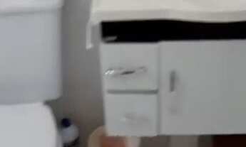 Imagem 5: Apartamento com excelente localização, vários comércios e transporte público na porta