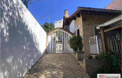 Imagem 6: Casa com um excelente quintal e excelente localização