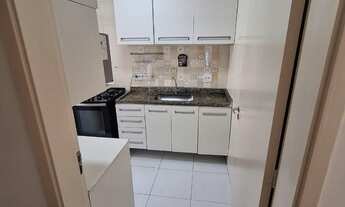 Imagem 6: Lindo apartamento com sacada, armários e ótima localização