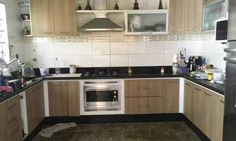 Imagem 2: Sobrado espaçoso com Edículo, excelente localização