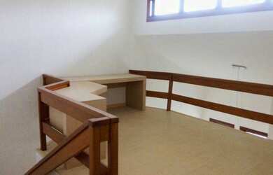 Imagem 4: Casa sobrado, 3 dormitórios, 1 suítes, 4 banheiro, 4 vagas na garagem, 200M² de Área Const