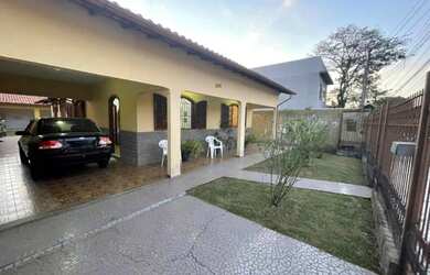 Imagem 3: Casa à venda em Resende-RJ, bairro Morada da Colina: 3 quartos, 1 suíte, 2 salas, 3 banhei