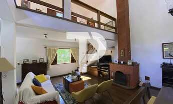 Imagem 4: Imperdível casa à venda em Itatiaia-RJ, Alto Penedo, com 6 quartos, 3 salas, 2 banheiros e