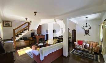 Imagem 3: Imperdível casa à venda em Itatiaia-RJ, Alto Penedo, com 6 quartos, 3 salas, 2 banheiros e