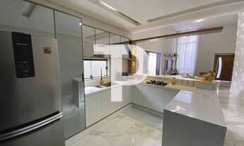 Imagem 7: Imperdível! Casa à venda no Mirante das Agulhas, Resende-RJ: 3 quartos, 1 suíte, 2 salas