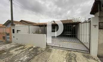 Imagem 1: Casa à venda em Resende-RJ, bairro Itapuca: 3 quartos, 1 suíte, 1 sala, 2 banheiros, 4 vag