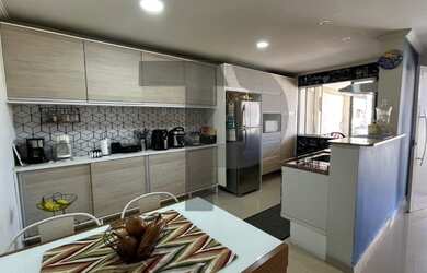 Imagem 5: Casa Duplex com 3 quartos sendo 1 suíte, varanda no segundo andar com lavanderia! Muito es