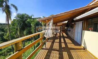 Imagem 5: Elegante Chalé, 4 dormitórios, 2 suíte, 3 banheiro, 140M² de Área Total