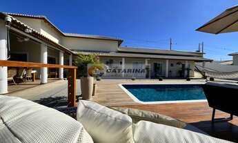 Imagem 2: Chácara à Venda em Condomínio Bem Localizado com Acabamento de Qualidade!