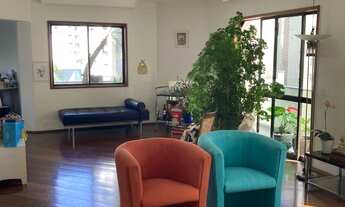 Imagem 2: VENDA - ITAIM - 241 ÚTEIS Excelente apartamento no miolo do Itaim, claro, espaçoso, 4 dorm