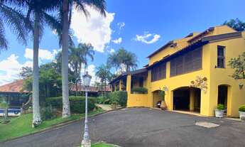 Imagem: Com 2700m² de terreno, está casa fica