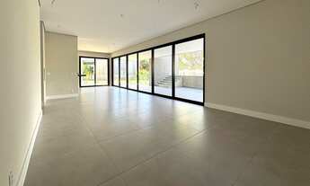 Imagem 7: Casa de Condomínio com 4 Quartos e 6 banheiros para locação, 357 m² - Ville Sainte Helene