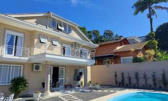 Imagem 2: UMA CASA EM CONDOMÍNIO FECHADO COM APENAS 6 RESIDÊNCIAS, MOBILIADA, PARA VOCÊ E SUA FAMÍLI