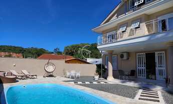 Imagem: UMA CASA EM CONDOMÍNIO FECHADO COM APENAS