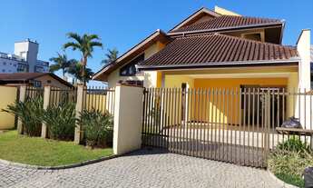 Imagem 2: ESTA CASA É PARA QUEM PROCURA ESPAÇO E TRANQUILIDADE PARA APROVEITAR A VIDA COM A FAMÍLIA