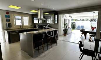 Imagem 7: Encante-se com essa residência exclusiva no bairro Floresta!