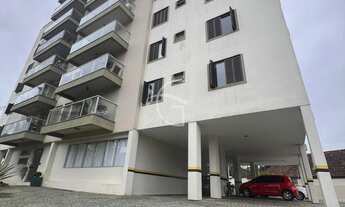 Imagem 2: 3 dormitórios, 1 suítes, 4 banheiro, 2 vagas na garagem, 219M² de Área Construída