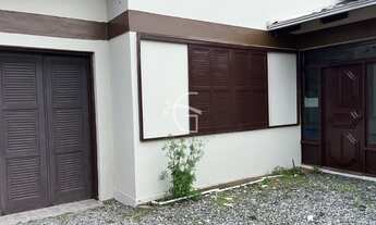 Imagem 2: 4 dormitórios, 1 suítes, 3 banheiro, 2 vagas na garagem