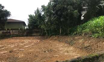 Imagem: Terreno com 22,70 metros de frente próximo