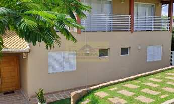 Imagem: Residência de alto padrão em condomínio