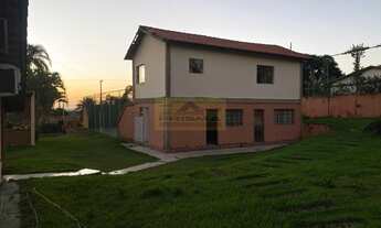 Imagem: Imperdível Casa em Condomínio à Venda