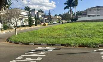 Imagem: Terreno de 1.107,62 m² em condomínio no