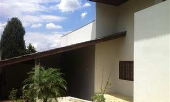 Imagem 2: Casa em condomínio com 04 suítes