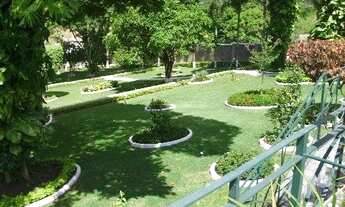 Imagem 2: Chácara com AT 5.200m2 - AC 1.323,00m2, SENDO A ÁREA GOURMET COM 175,00M2, PISCINA COM CAS