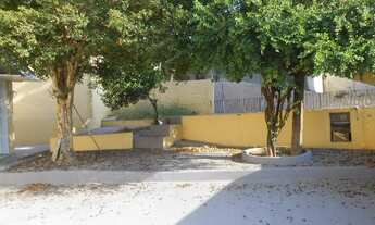 Imagem 3: CASA GRANDE DE ESQUINA EM TERRENO ALTO DA RUA COM QUINTAL E GARAGEM COBERTA