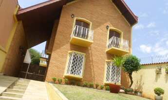 Imagem: LINDO SOBRADO ESTILO CHALÉ SUIÇO COM QUINTAL