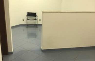 Imagem 3: PRÁTICA SALA COMERCIAL NO CENTRO COM 2 VAGAS DE GARAGEM E AR CONDICIONADO