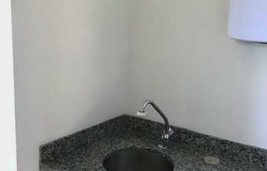 Imagem 6: SALA COMERCIAL COM DIVISÓRIAS, AR CONDICIONADO, 2 WCS E COPA NO CENTRO