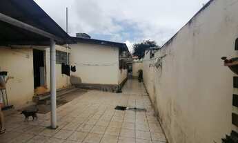 Imagem 3: CASA BOA QUE PRECISA DE REFORMAS COM 3 DORMITÓRIOS E 2 VAGAS NO CENTRO DO CAXAMBU