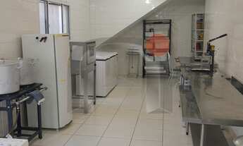 Imagem 6: CASA COM COZINHA INDUSTRIAL COMPLETA