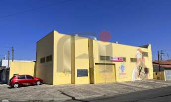 Imagem: SALÃO COM VAGAS DE ESTACIONAMENTO