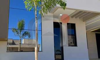 Imagem 2: CASA TÉRREA MODERNA E SOFISTICADA COM ESPAÇOS AMPLOS E ACABAMENTO DE ALTO PADRÃO