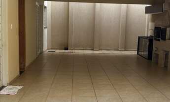 Imagem 5: 4 dormitórios, 1 suítes, 4 banheiro, 263M² de Área Construída