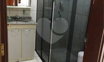 Imagem 5: 4 dormitórios, 2 suíte, 2 banheiro, 5 vagas na garagem, 200M² de Área Construída